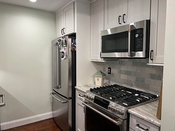 2nd image of 1511 Madison Ct #1511