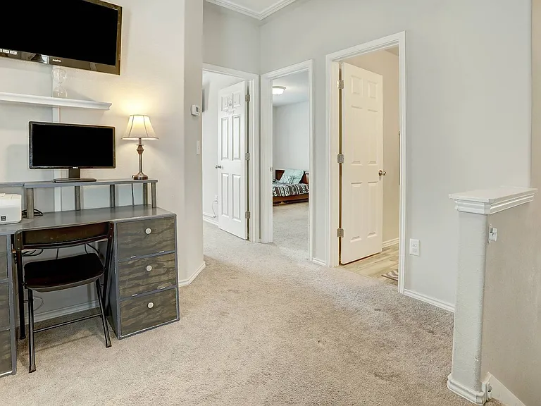 5687 Heron Dr — Photo 10