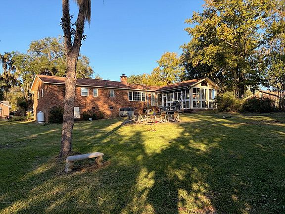 2nd image of 1324 Old Fort Rd