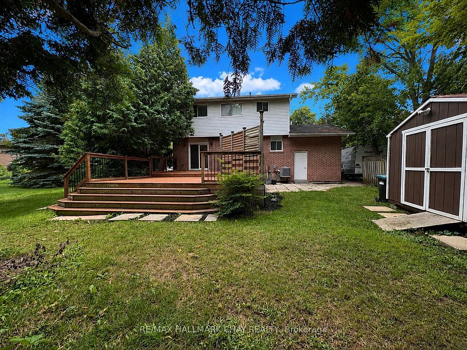 2nd image of 34 Boyne Cres