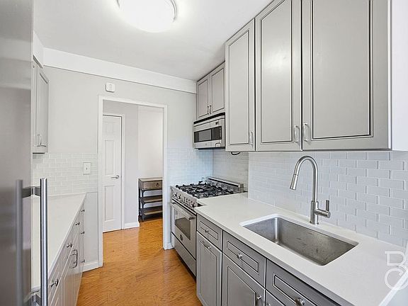 2nd image of 3343 14th St APT 10A