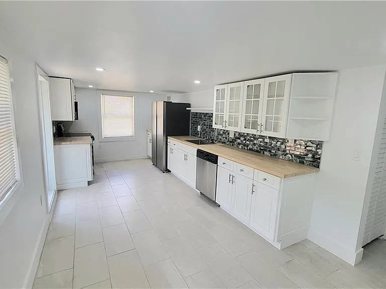 10671 Hampton St — Photo 6
