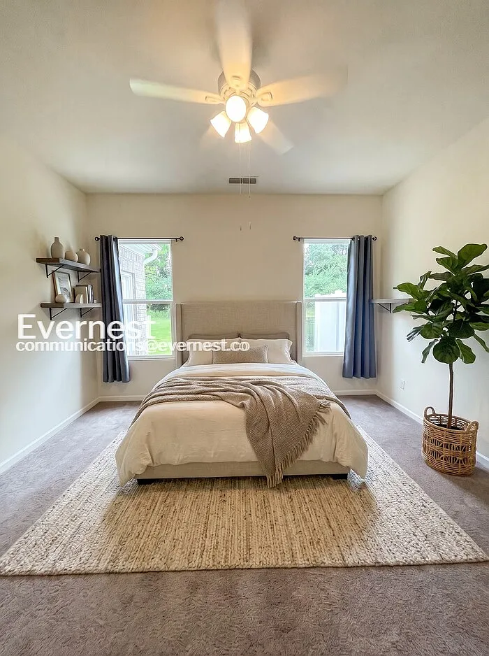 3 bed, 3.0 bath, 2023 sqft, $2,565 — Photo 3