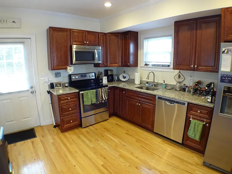 15 Jenkins St #2 — Photo 2
