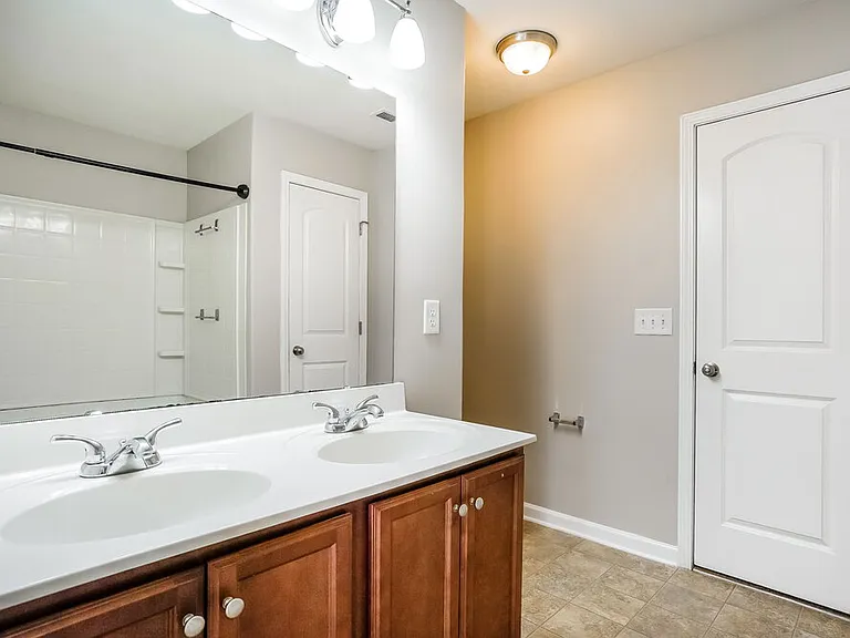 4745 Queen Pierrette St — Photo 13