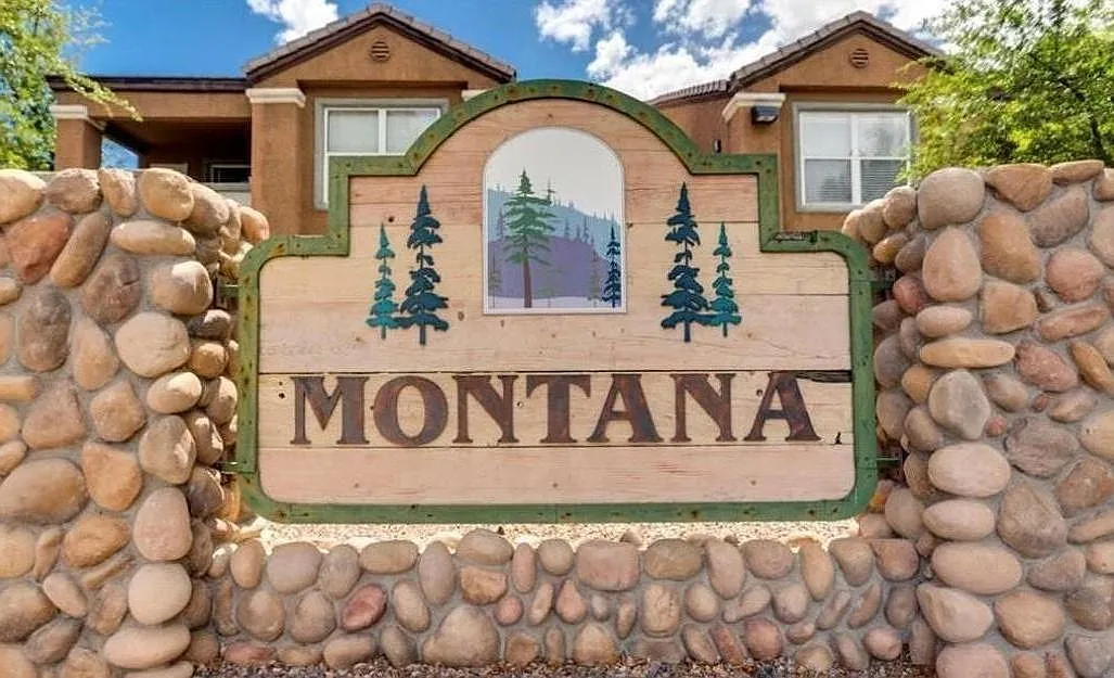 2 bed, 1049 sqft, $1,600 — Photo 2