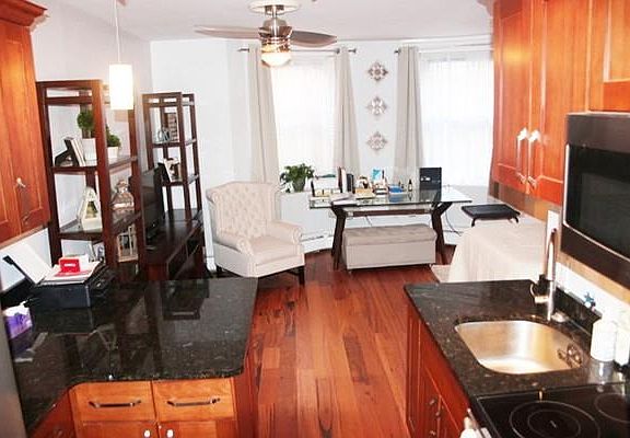5th image of 40 Commonwealth Ave APT A
