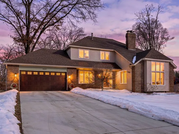4687 Parkridge Dr, Eagan, MN 55123