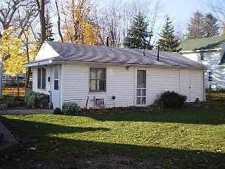 3rd image of 230 W Evers Ave