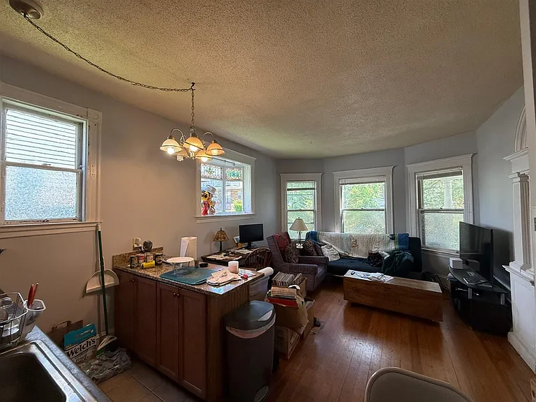34 Central St — Photo 14