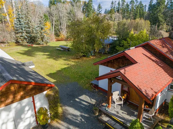 681 Turner Rd, Parksville, BC V9P 1T7