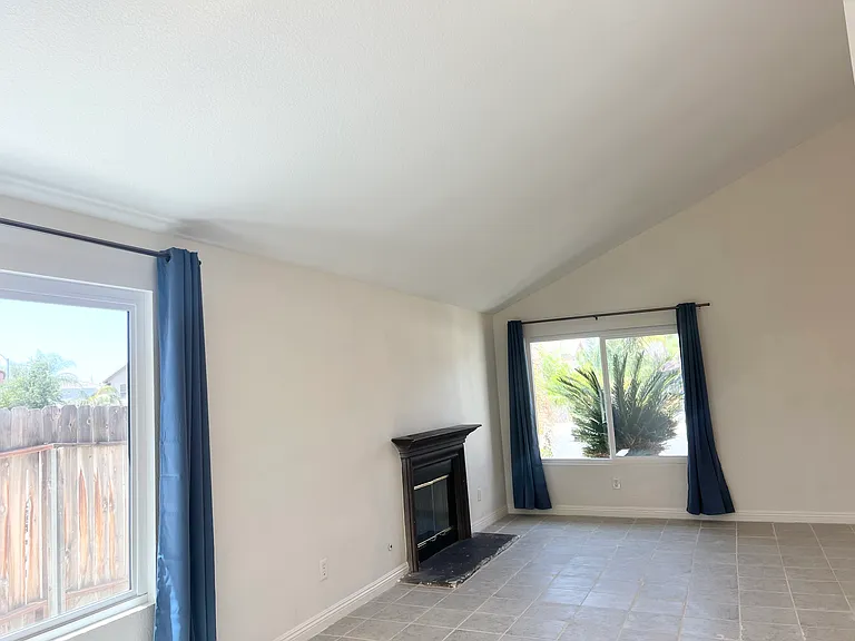 1084 E Evans St — Photo 5