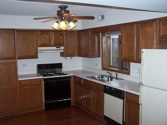 2nd image of 17951 S Royal Oak Ct #1S