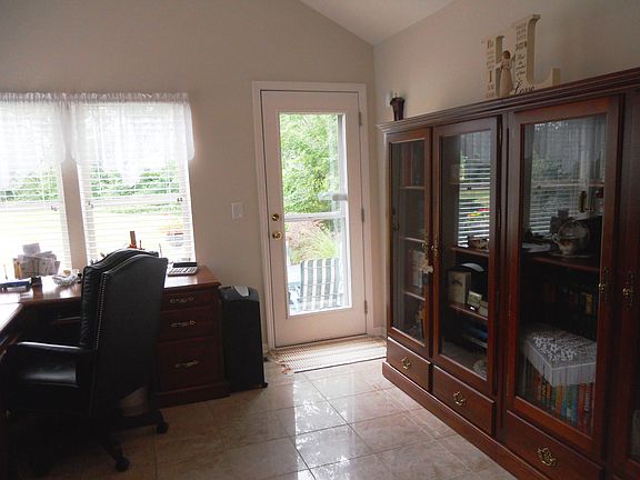 5th image of 6393 Grassmere Dr