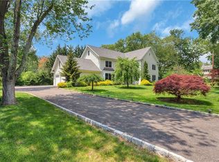 11 Canterbury Rd N, Harrison, NY 10528