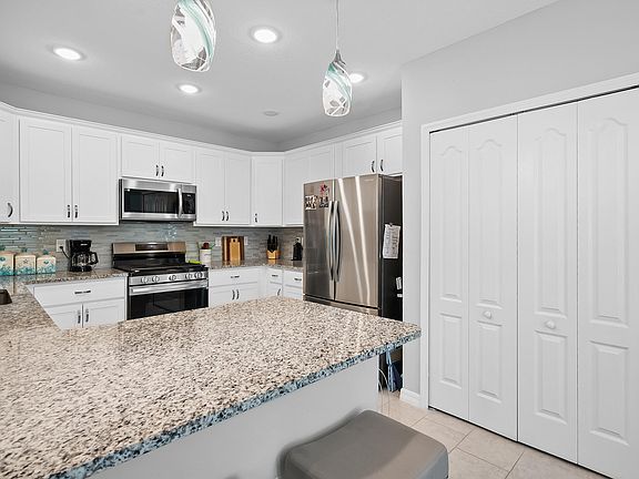 5th image of 6187 Red Maple Manor
