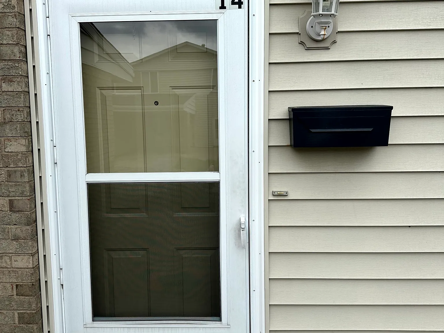 3 bed, 1.5 bath, 1200 sqft, $1,300 — Photo 2