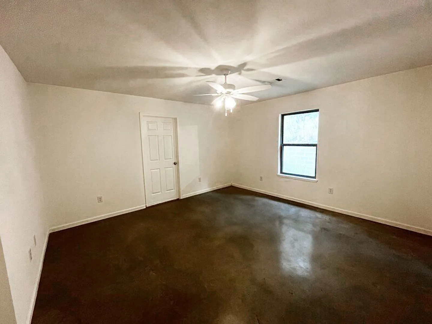 Charming 3-Bedroom Retreat in the Heart of Pearl! — Photo 4
