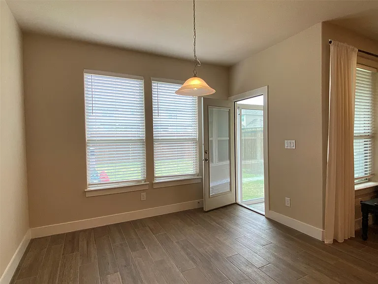 347 Madison Oaks — Photo 16