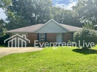 115 Willow Gardens Ct, Raeford, NC 28376