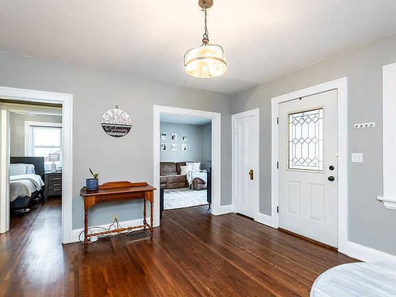 5th image of 3566 Harrow Ave