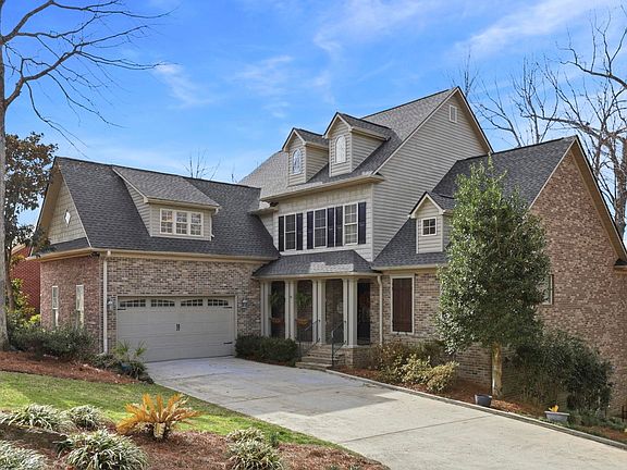 2nd image of 652 Mount Vernon Ln