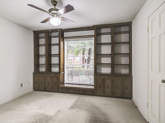4th image of 2019 Southern Pines Dr