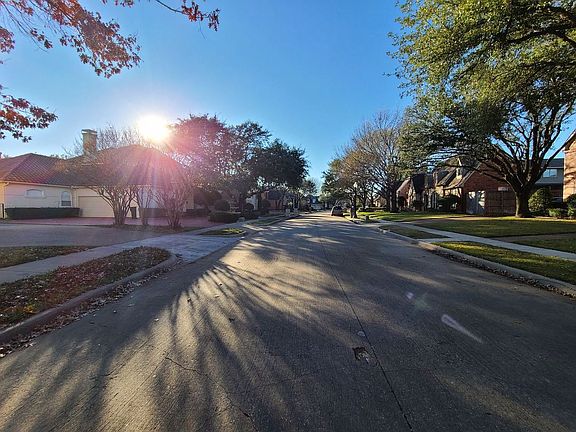 4th image of 5920 Turtle Creek Dr
