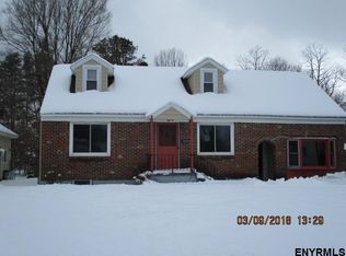 1047 Peter Rd, Schenectady, NY 12303