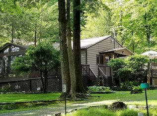 297 Laurel Ln, Greentown, PA 18426