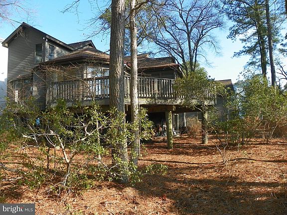 3rd image of 129 Canal Dr