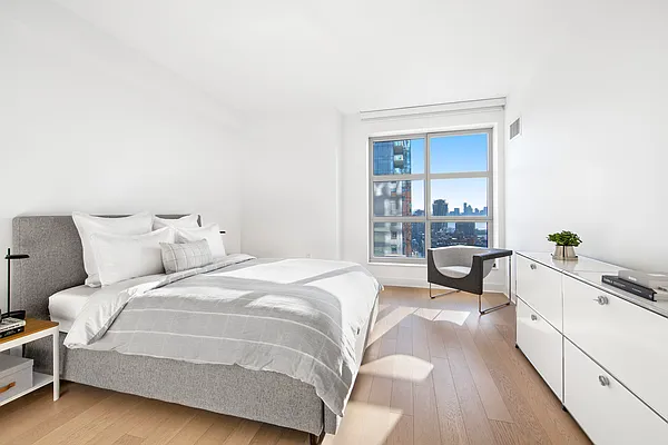 Rented by Compass | media 33