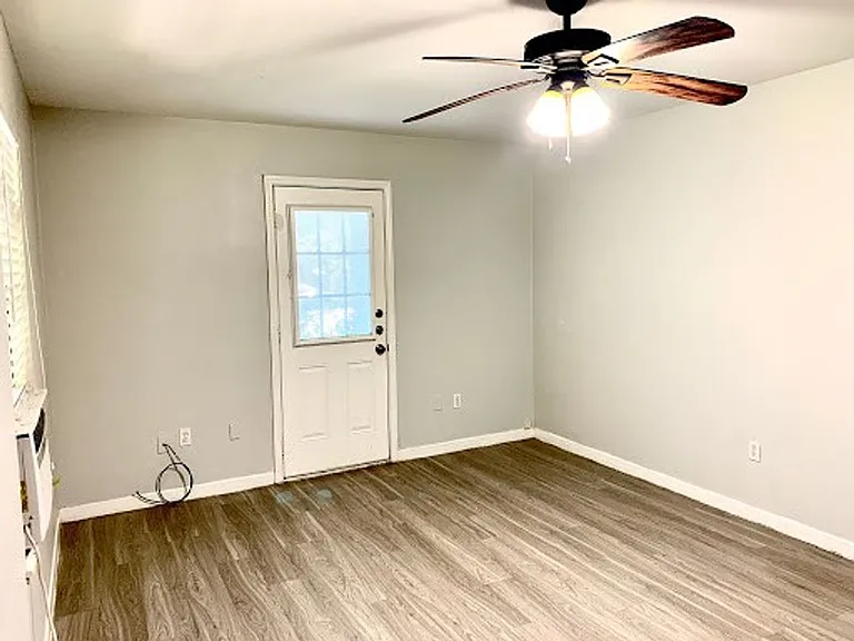4708 Red River St — Photo 10
