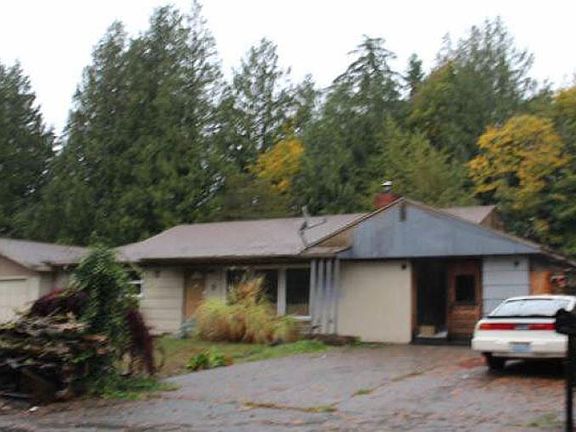 3rd image of 1538 Lyle Ave