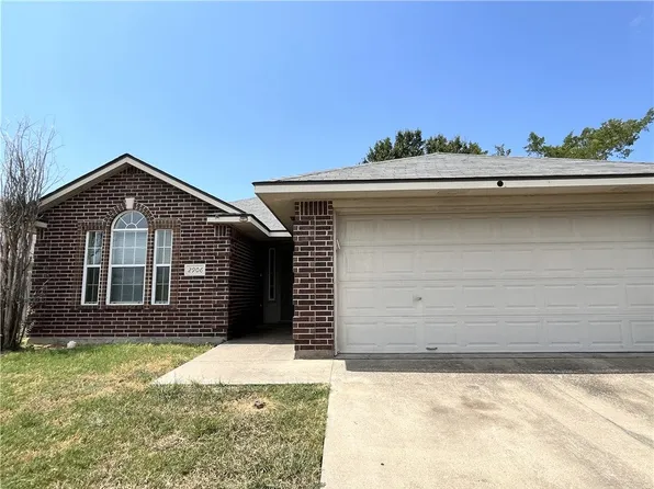 2906 Elise Ln, Bryan, TX 77802