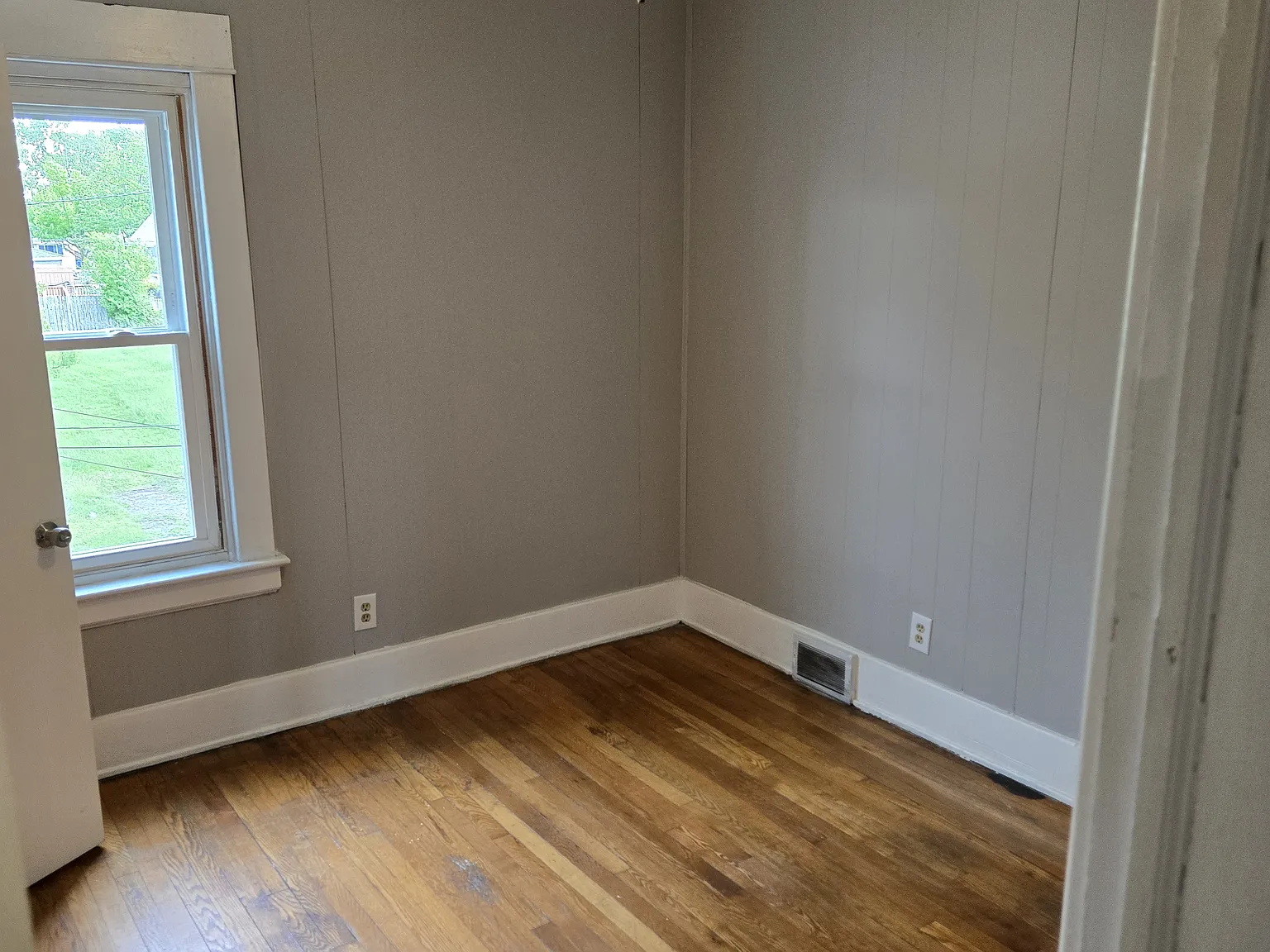 2 bed, 900 sqft, $1,200 — Photo 3