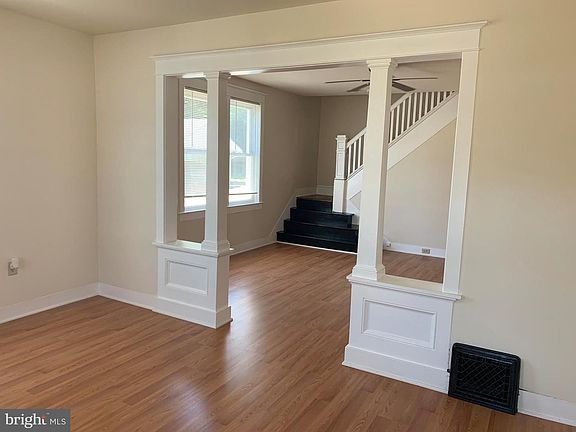 5th image of 927-929 Salem Ave