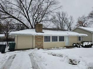 616 S Broadway St, McHenry, IL 60050