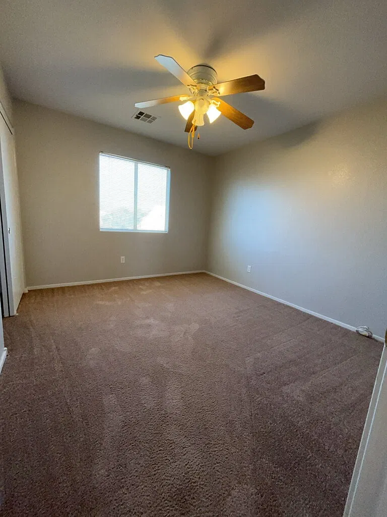 4 bed, 2.5 bath, 1891 sqft, $2,100 — Photo 4