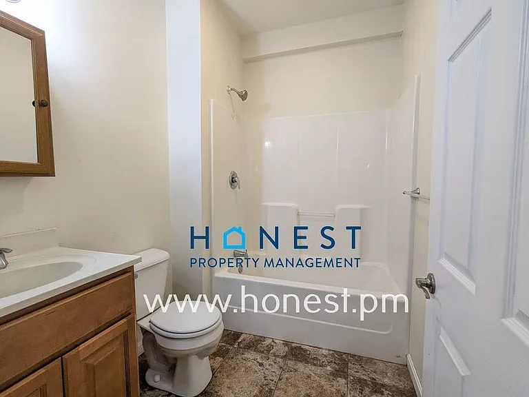 1635 Lewiston Rd #10 — Photo 11