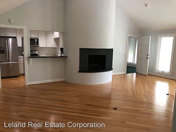 2nd image of 113 Holly Cres Ste 201