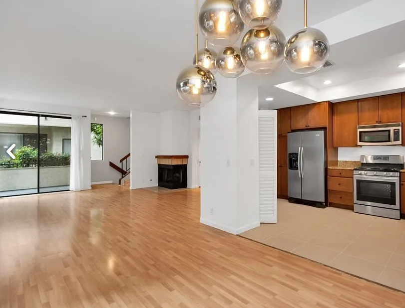 Building Photo - 4519 Coldwater Canyon Ave #6