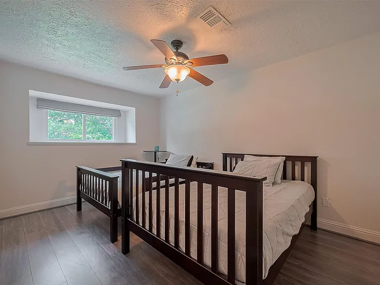 9526 Sandy Ln — Photo 22