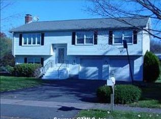 20 Depauw Cir, East Hartford, CT 06108