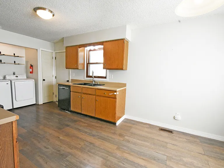 30 Bayberry Ln — Photo 6