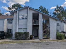 910 Brett Dr