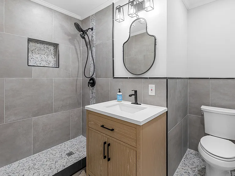 21 Eastway Dr — Photo 17