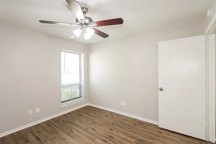 1918 Briarturn Dr — Photo 14