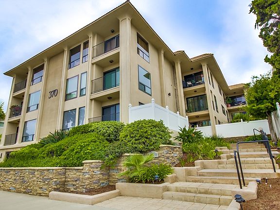3rd image of 370 Rosecrans St APT 104