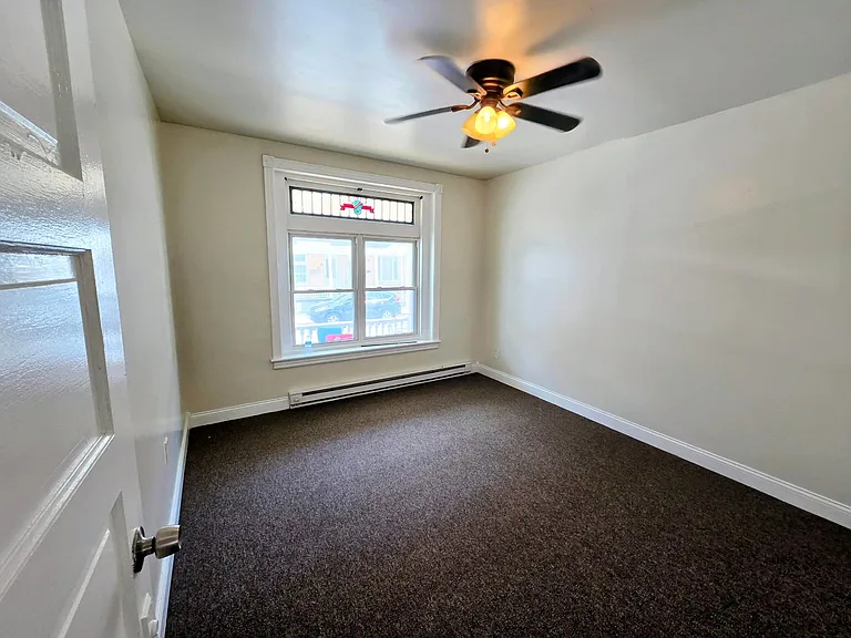 126 N Madison St — Photo 2